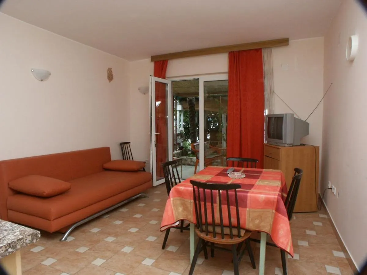 Apartments By The Sea Crikvenica - 2354 0*,  Kroatien