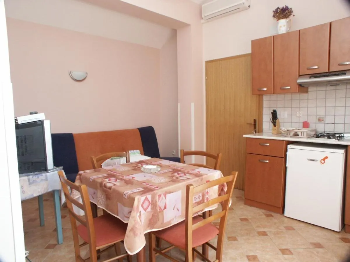 Apartments By The Sea Crikvenica - 2354
