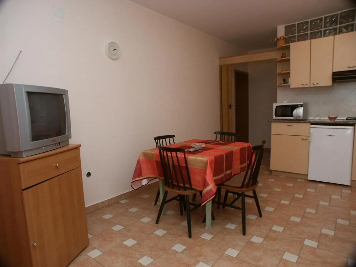 Apartments By The Sea Crikvenica - 2354